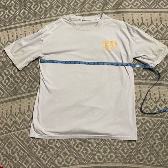 Light Purple Retro Graphic T-Shirt - Picture 5 of 8